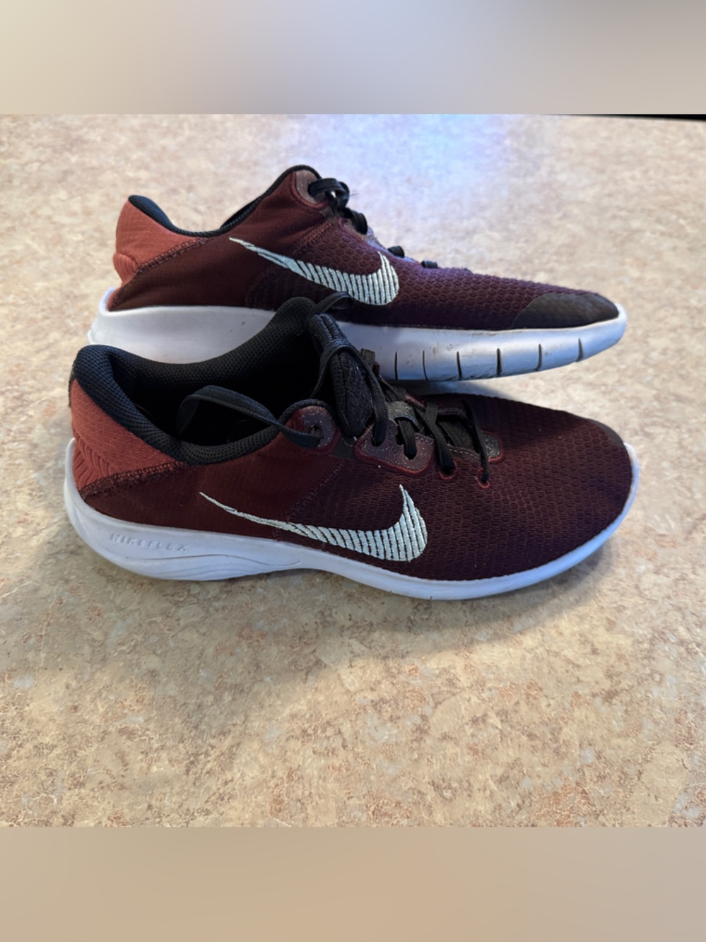 Nike  Burgundy and White Lightweight Trainers